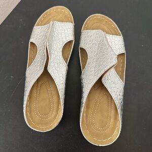 SHEIN Silver Textured Slide Sandals